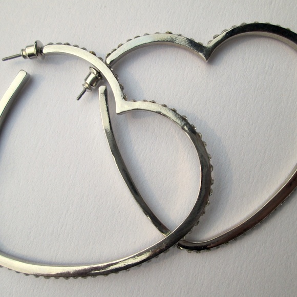 💖💎Rhinestone Heart Hoop Earrings Silver Tone - Picture 3 of 8